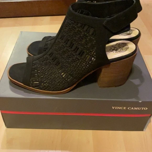 Vince Camuto Black VC-Keannie dress shoe bootie women’s 9.5 BRAND NEW - Picture 1 of 9